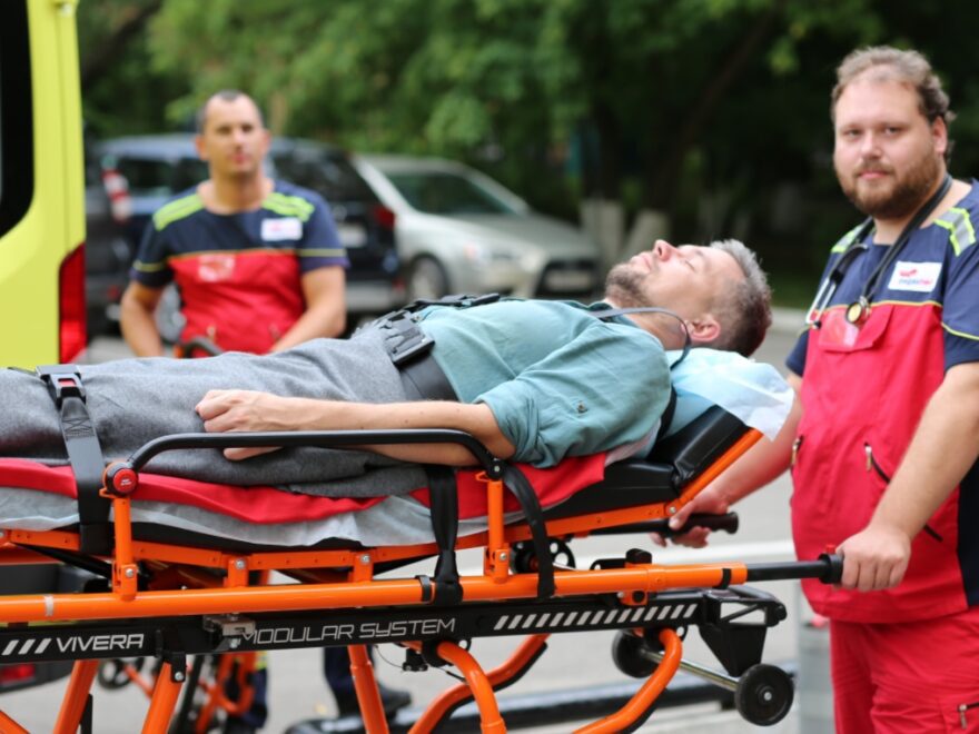 перевозка лежачих больных по москве и области